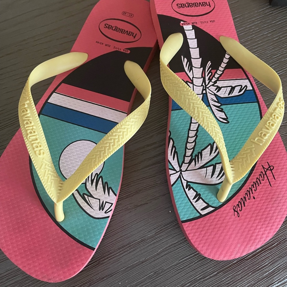 2 pairs of Havaianas Flip Flops